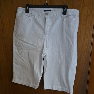 Bandolino White Bermuda Shorts Cotton Blend Casual